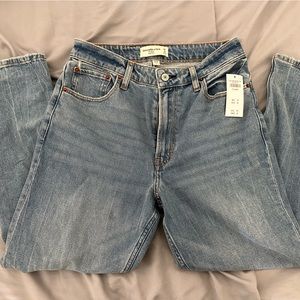 NWT Abercrombie & Fitch Mom Jeans